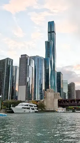 The Chicago Architecture River Tour - Eastbound The Chicago Architecture Boat Tour